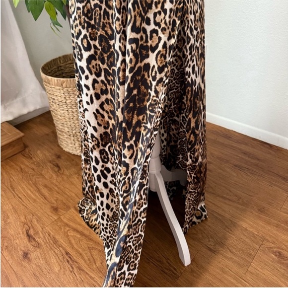 NWT Leopard Print Maxi Dress Size M - Picture 4 of 9